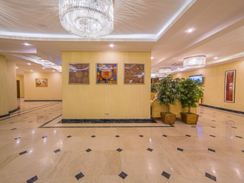Hotel Ramada By Wyndham Almatý Exterior foto